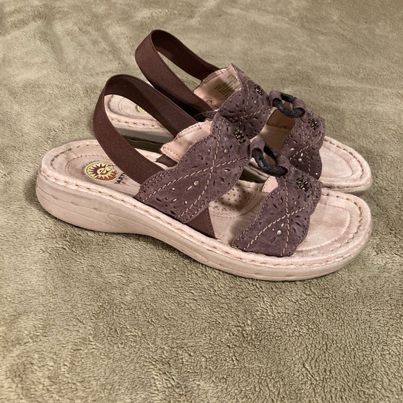 EUC Vintage Earth Spirit Maple Leather Sandals Size 9M - Picture 1 of 11